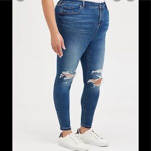 New! Torrid SZ 18R misfit super skinny stretchy distressed skinny jeans.